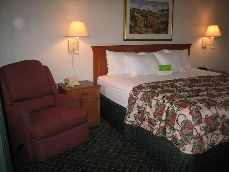 La Quinta By Wyndham Mcallen La Plaza Mall Room photo
