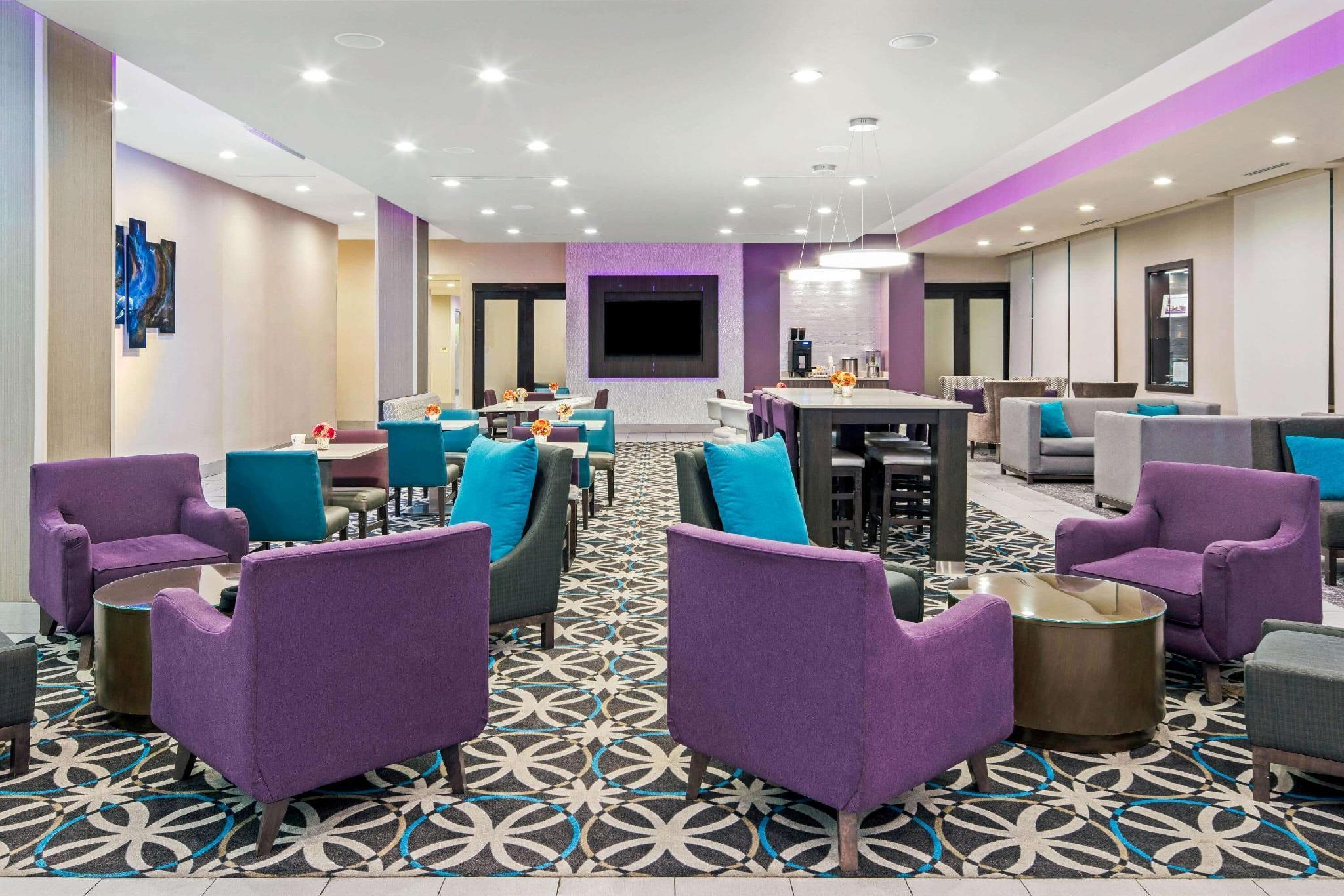 La Quinta By Wyndham Mcallen La Plaza Mall Exterior photo