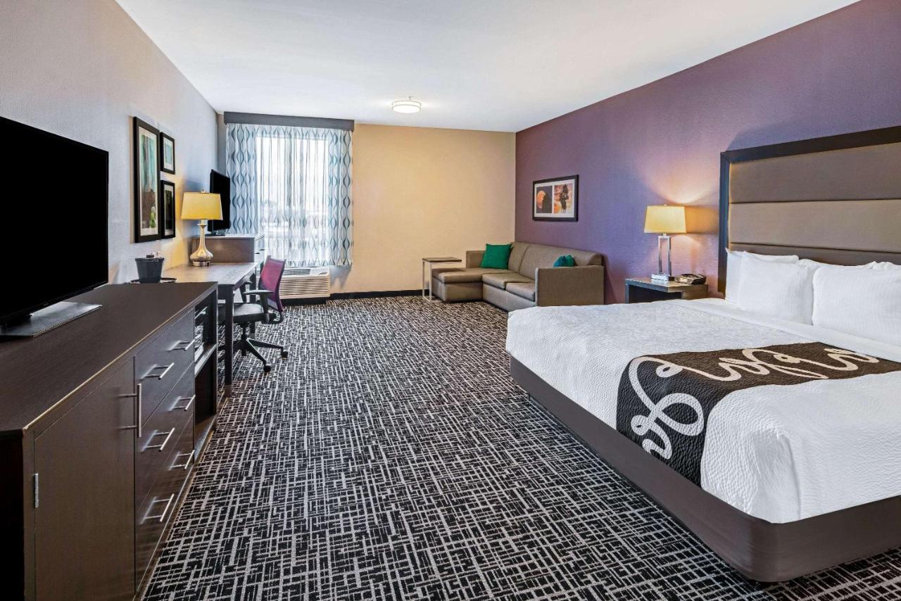 La Quinta By Wyndham Mcallen La Plaza Mall Exterior photo